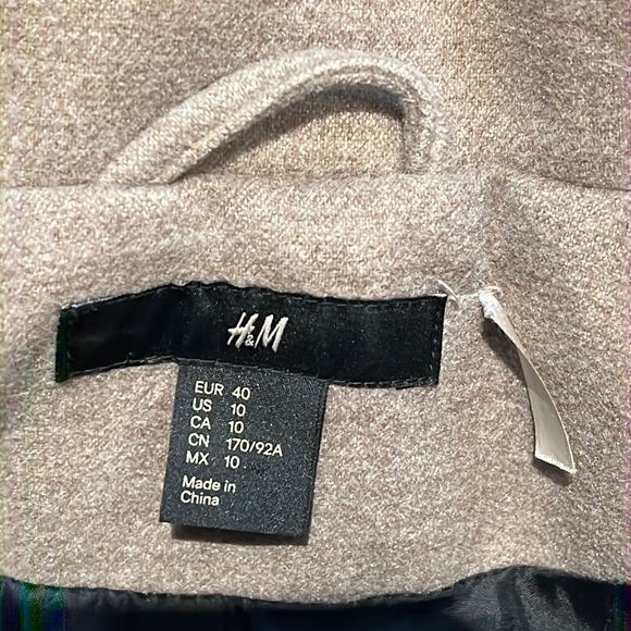 H&M trench coat for ladies. US 10. - Picture 11 of 13